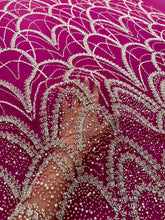 Dantela Couture Argintie cu Tulle Fucsia cu Model Geometric, cu Perle, Margele Si Paiete